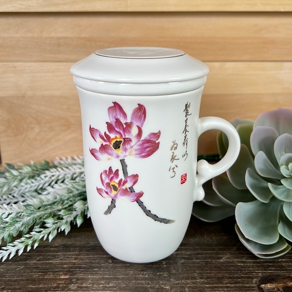 🎁 4/$25 - ASIAN style mug with porcelain strainer + lid - like NEW - Picture 2 of 4